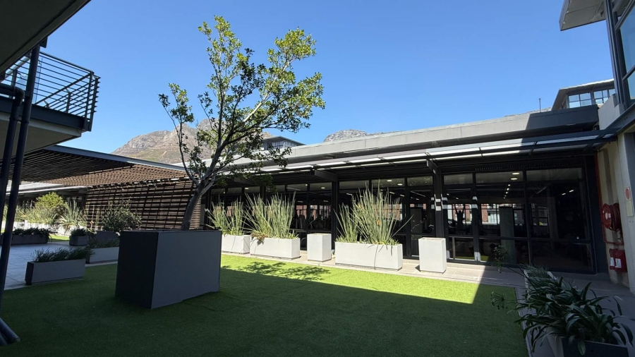 To Let commercial Property for Rent in Gardens Western Cape